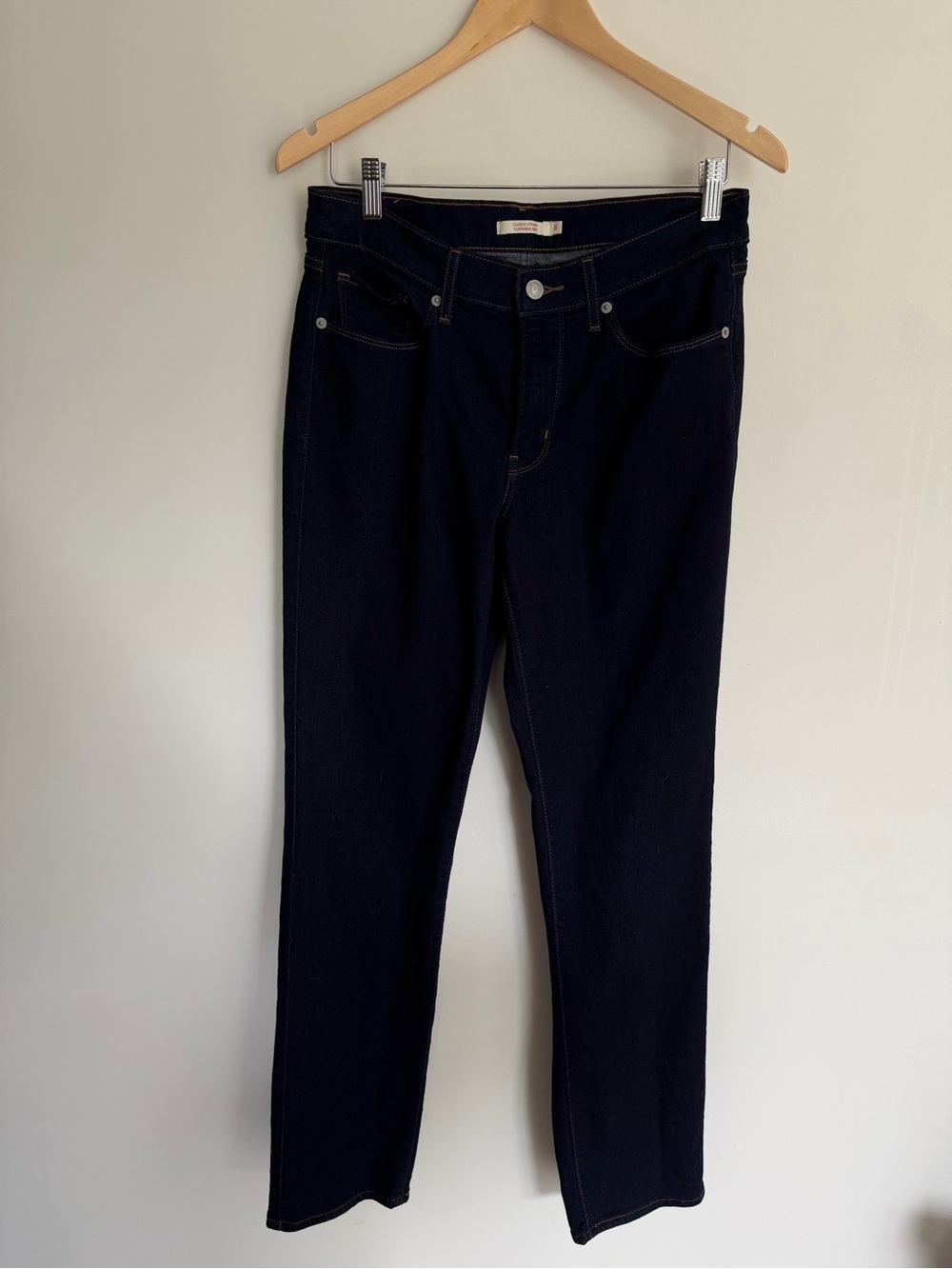 Levi’s Classic Straight Dark Wash Jeans | Size 8